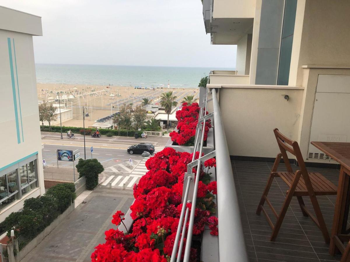 Brezza da mare Apartment Rimini Exterior foto